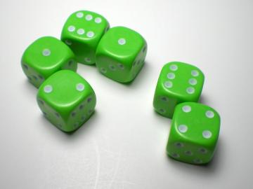 Game Master Mini Green w/White 16mm d6