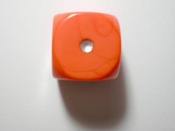Game Master Opaque Orange w/Silver 16mm d6