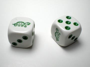 Koplow Games Turtle White w/Green 16mm d6 Dice